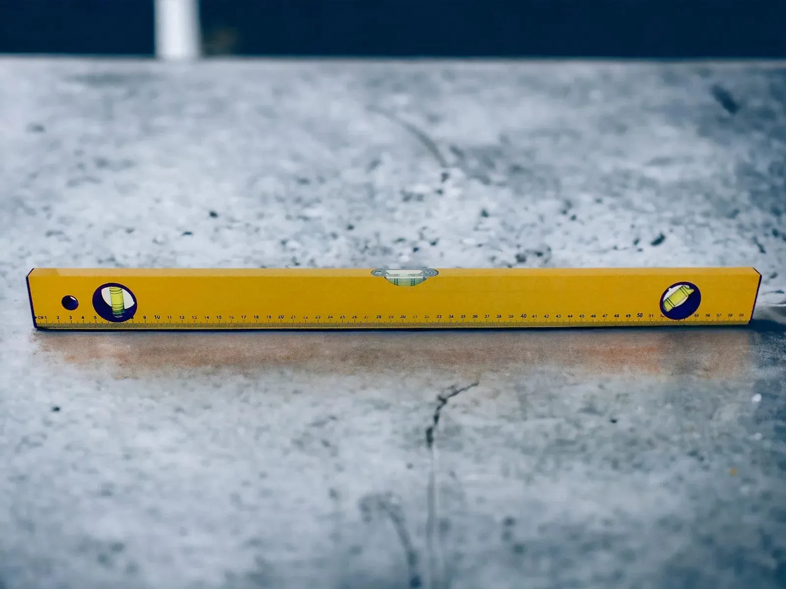 600mm Magnetic 3 Vial Aluminium Spirit Level