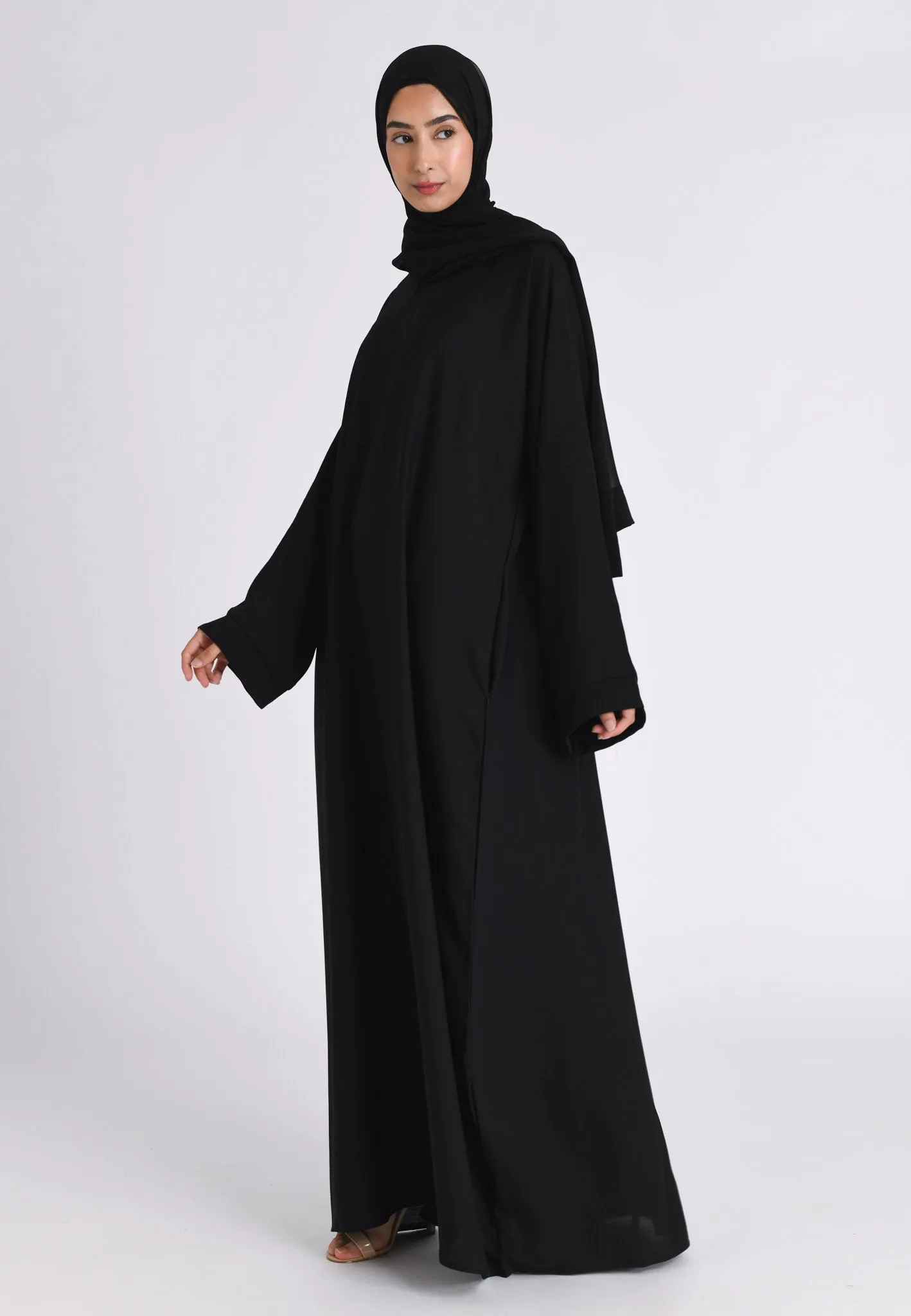 Black Textured Abaya With Zip Pockets
