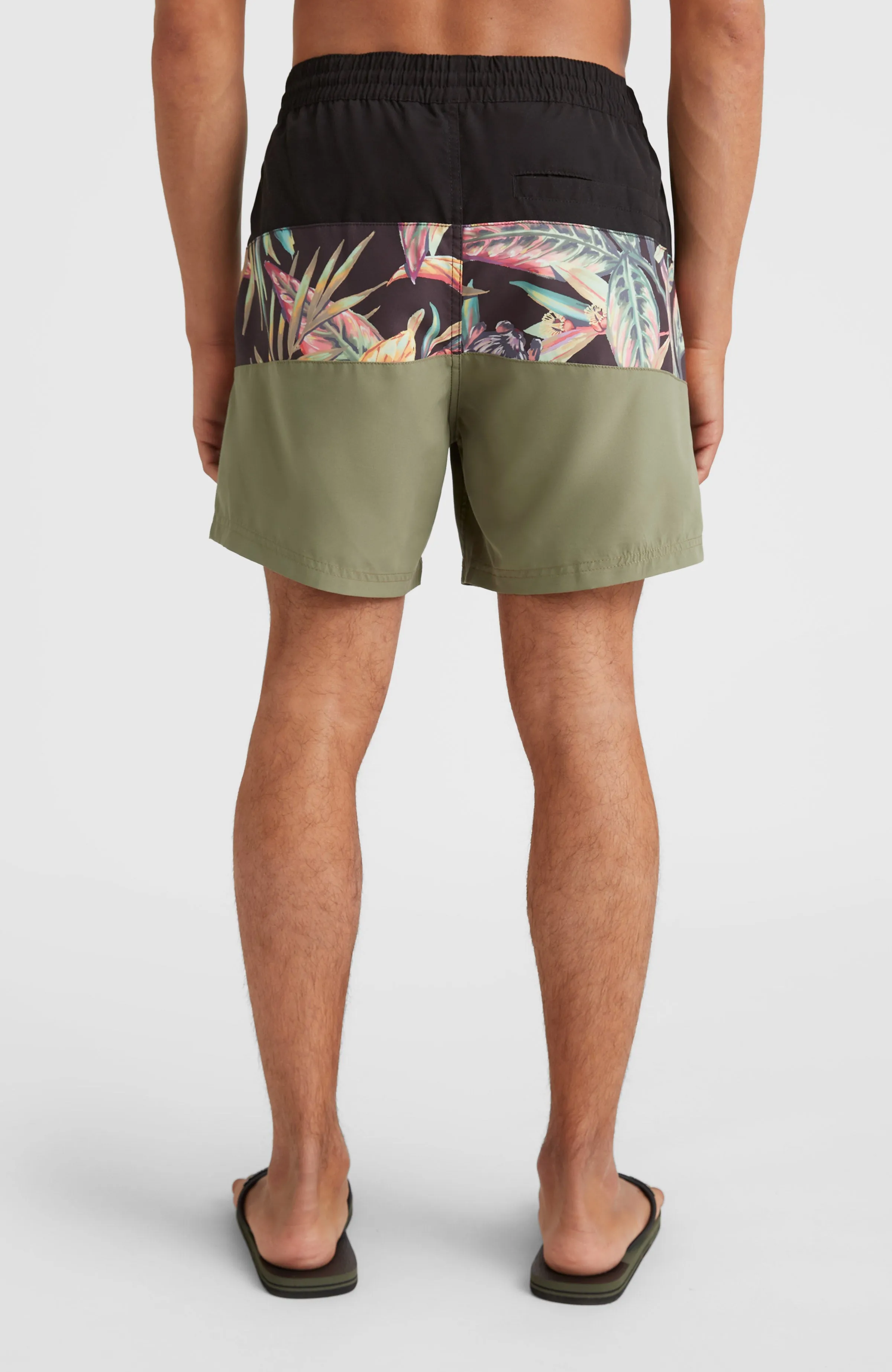 Cali Block 15'' Badehose | Black Tropical Flower