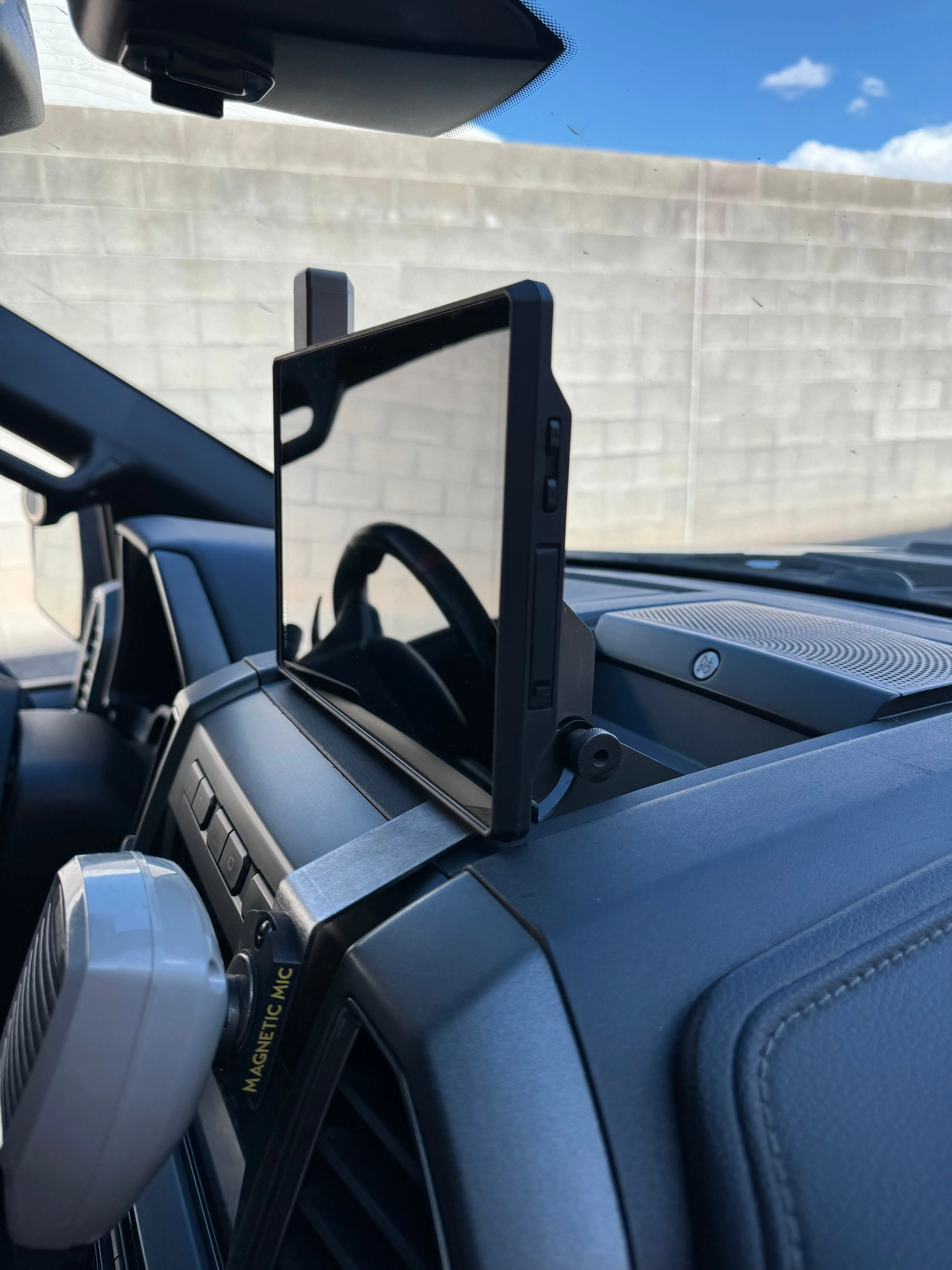 Gen 2 Raptor / F150 / Super Duty - Center Dash Fold Down GPS Mount (Garmin TREAD XL)