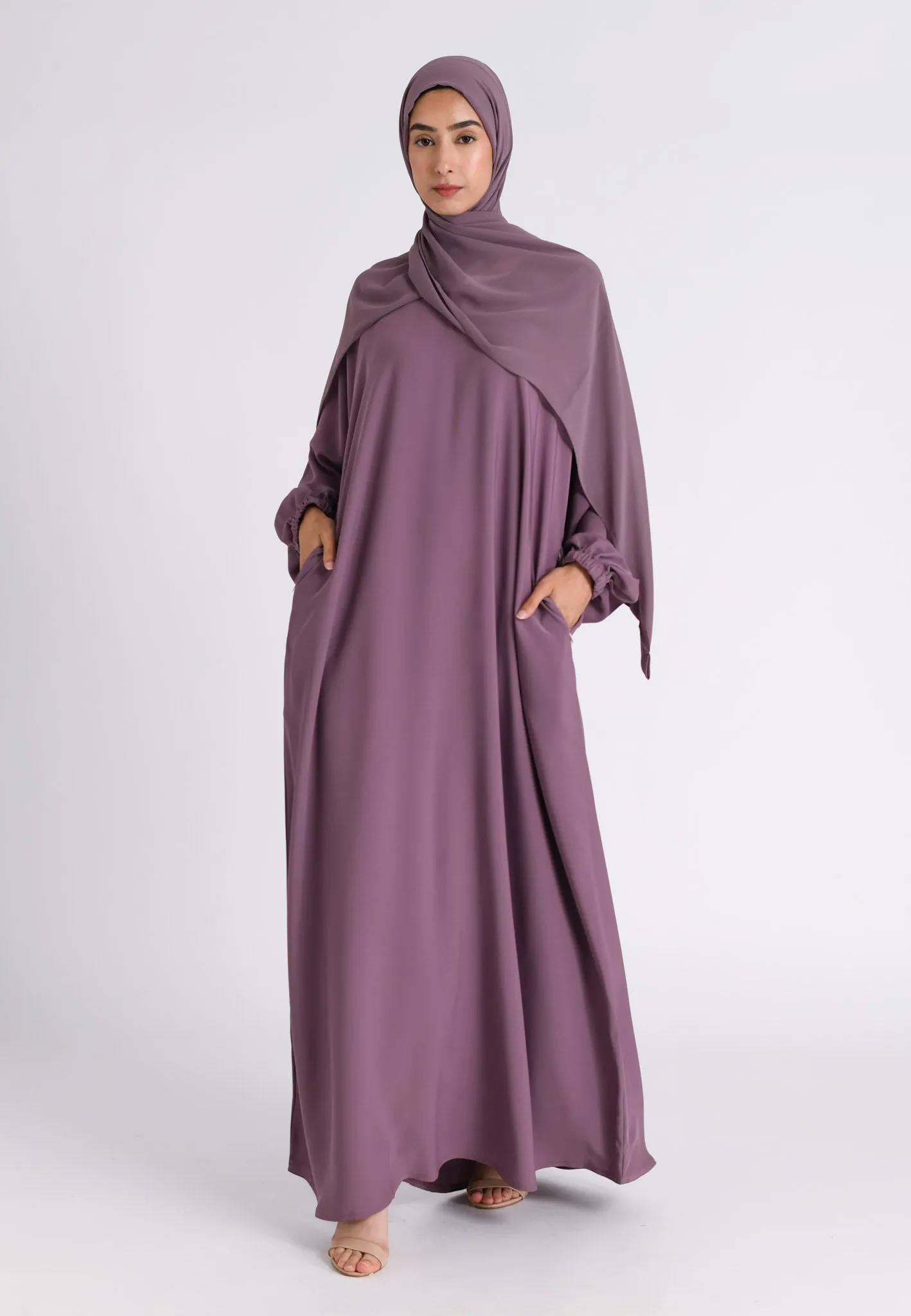 Mulberry Closed Abaya with Zip Pockets & Cuff Sleeves (Premium)