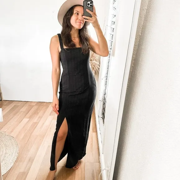 Sadie &amp; Sage Black Keyhole Back Dress Size Medium Black