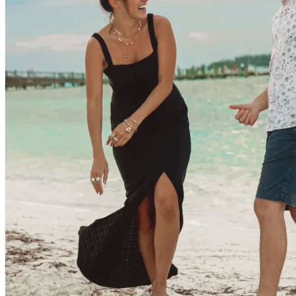 Sadie &amp; Sage Black Keyhole Back Dress Size Medium Black