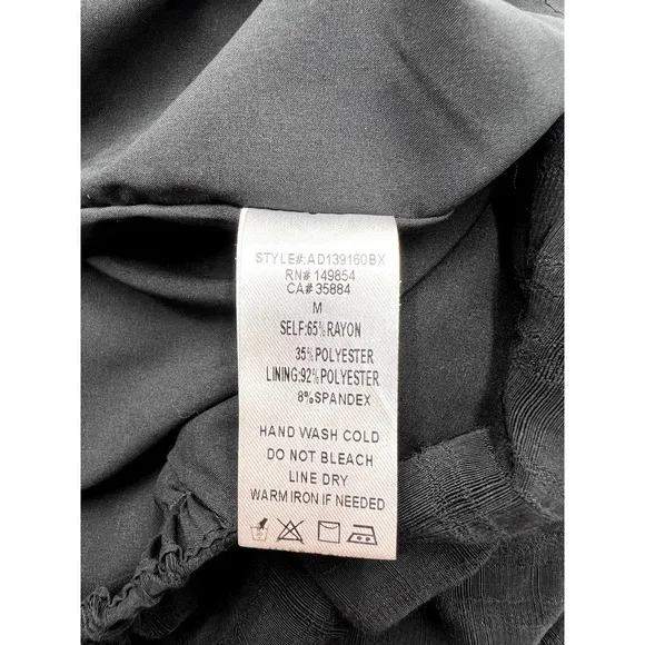 Sadie &amp; Sage Black Keyhole Back Dress Size Medium Black