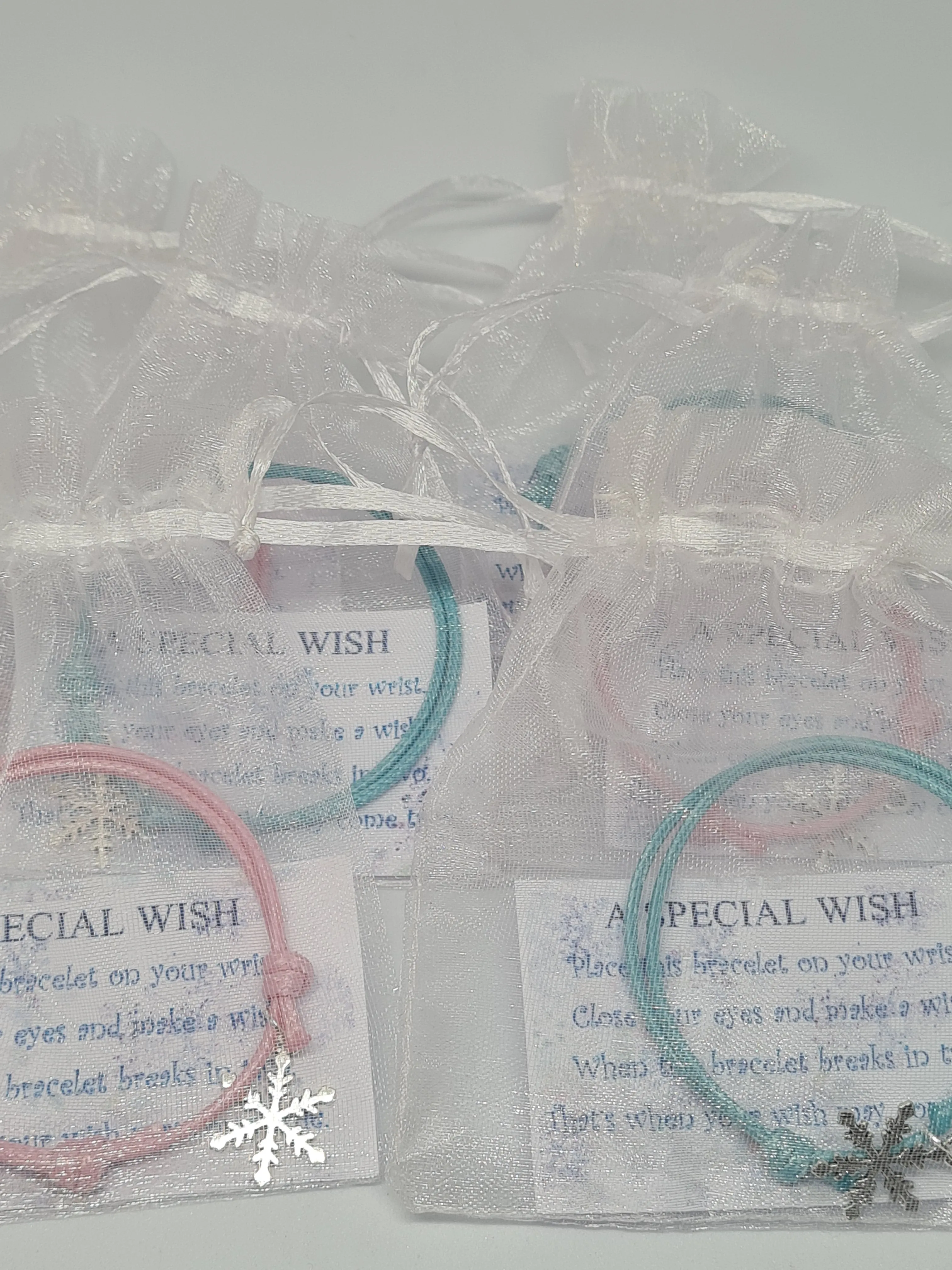 Snowflake friendship bracelets-party bag filler