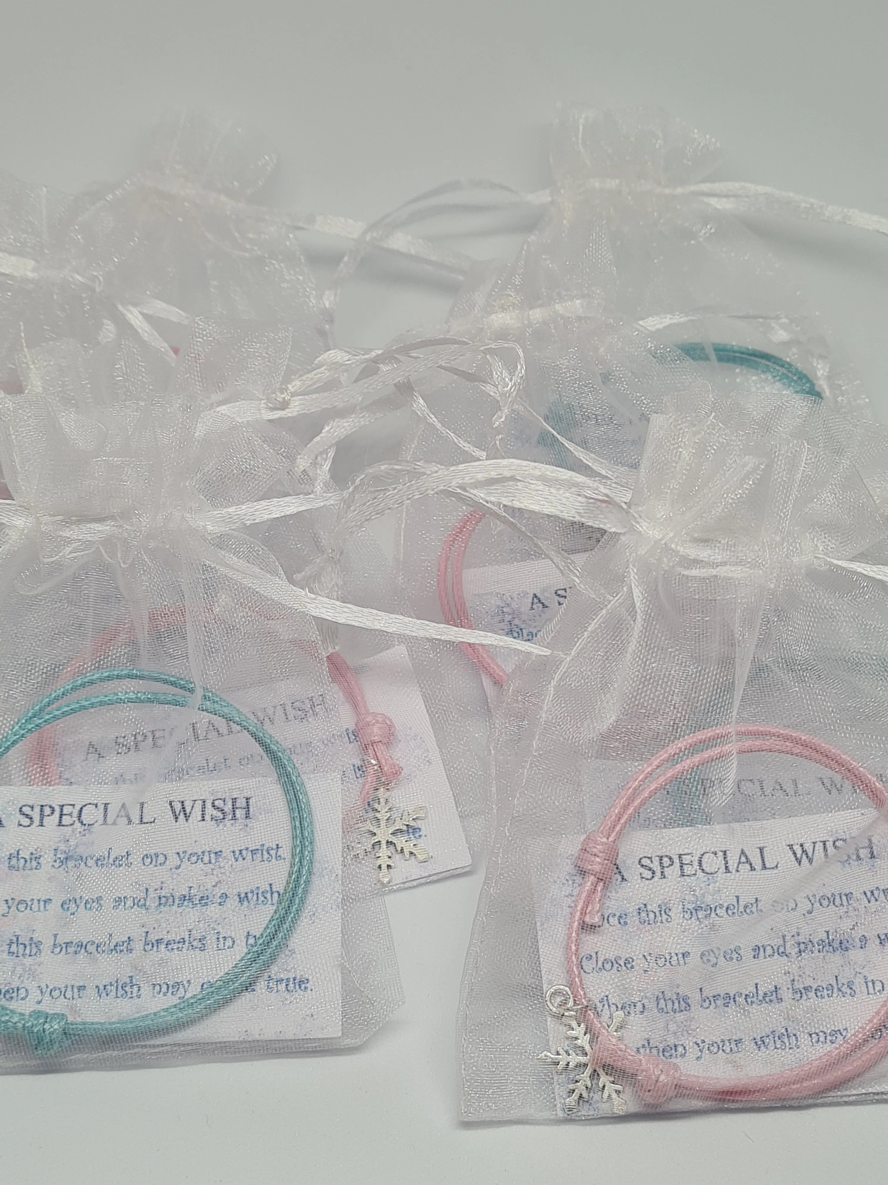 Snowflake friendship bracelets-party bag filler