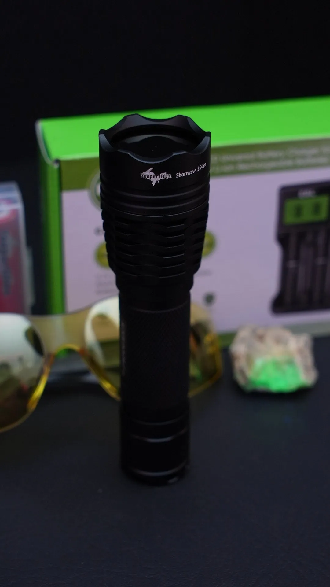 Yooperlites M1 Shortwave 254nm Flashlight Package